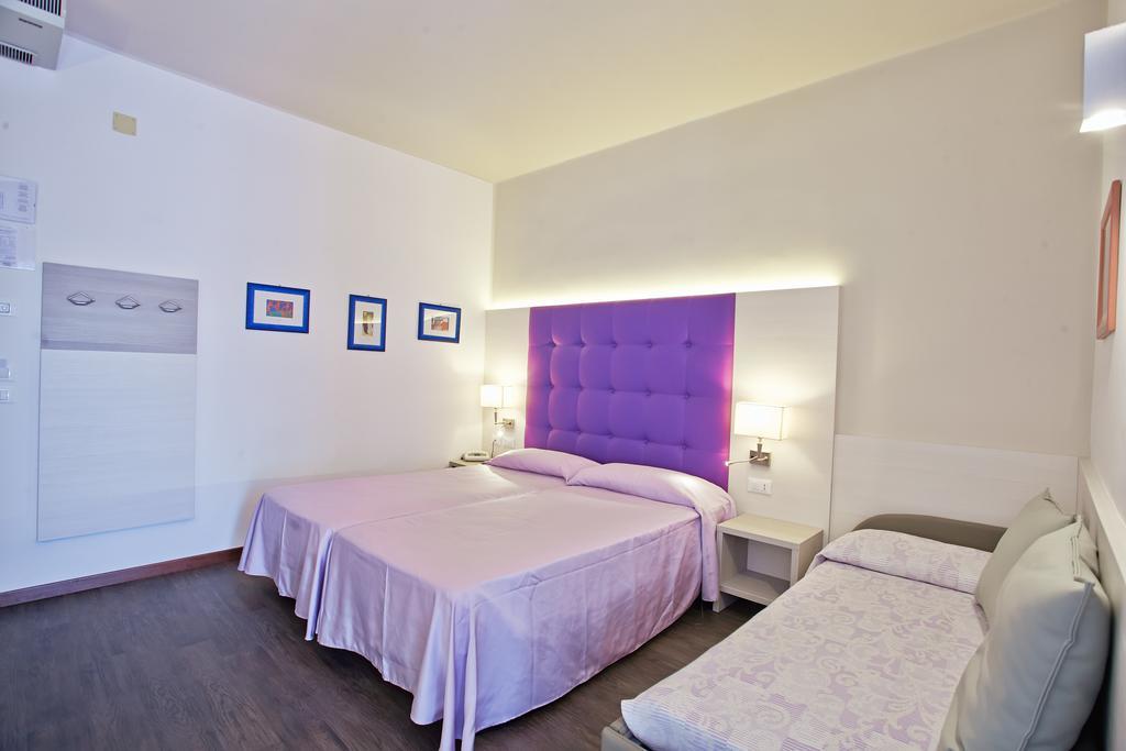 Hotel Sara Caorle Ruang foto