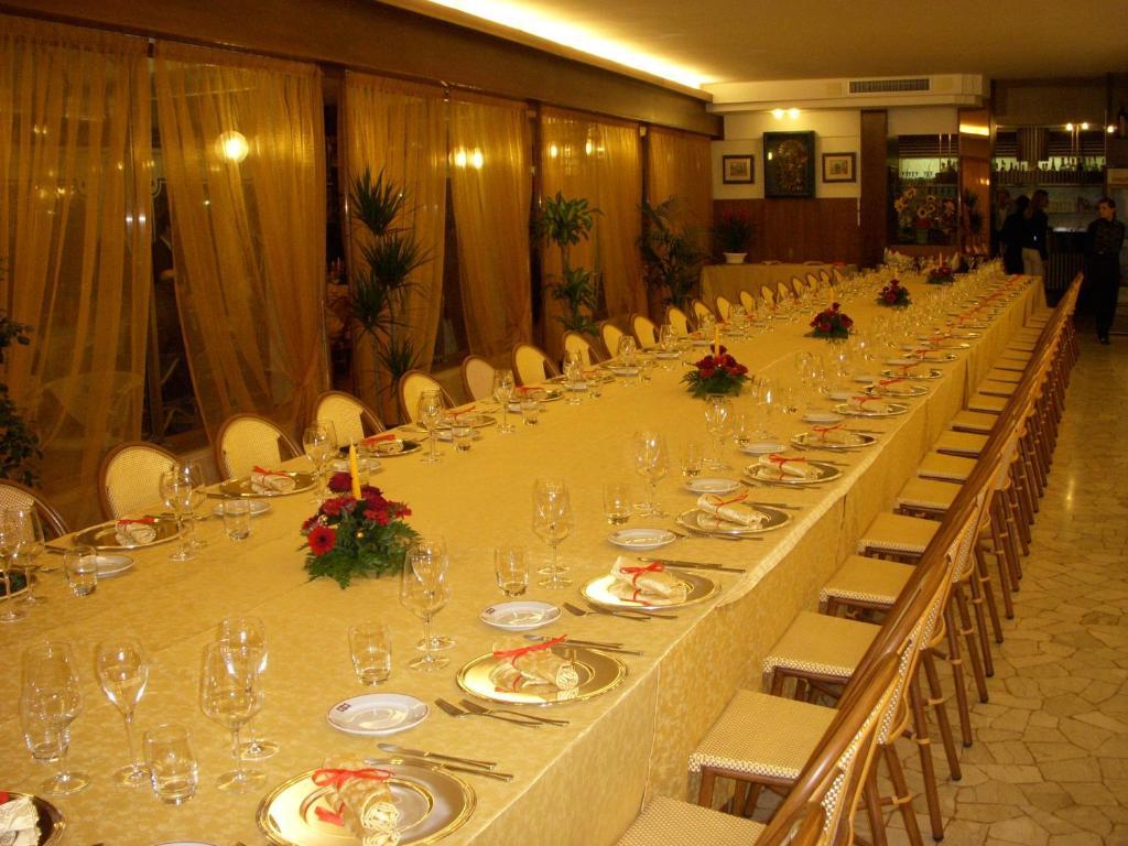 Hotel Sara Caorle Bagian luar foto