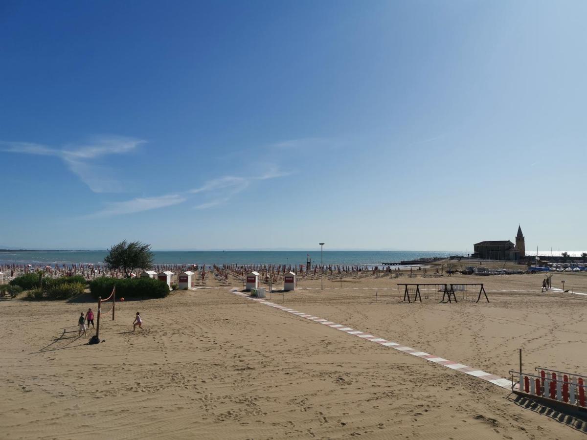 Hotel Sara Caorle Bagian luar foto