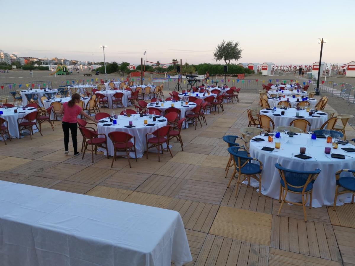 Hotel Sara Caorle Bagian luar foto